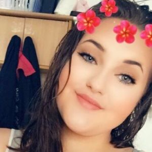 Meet your Posher, Caitlin